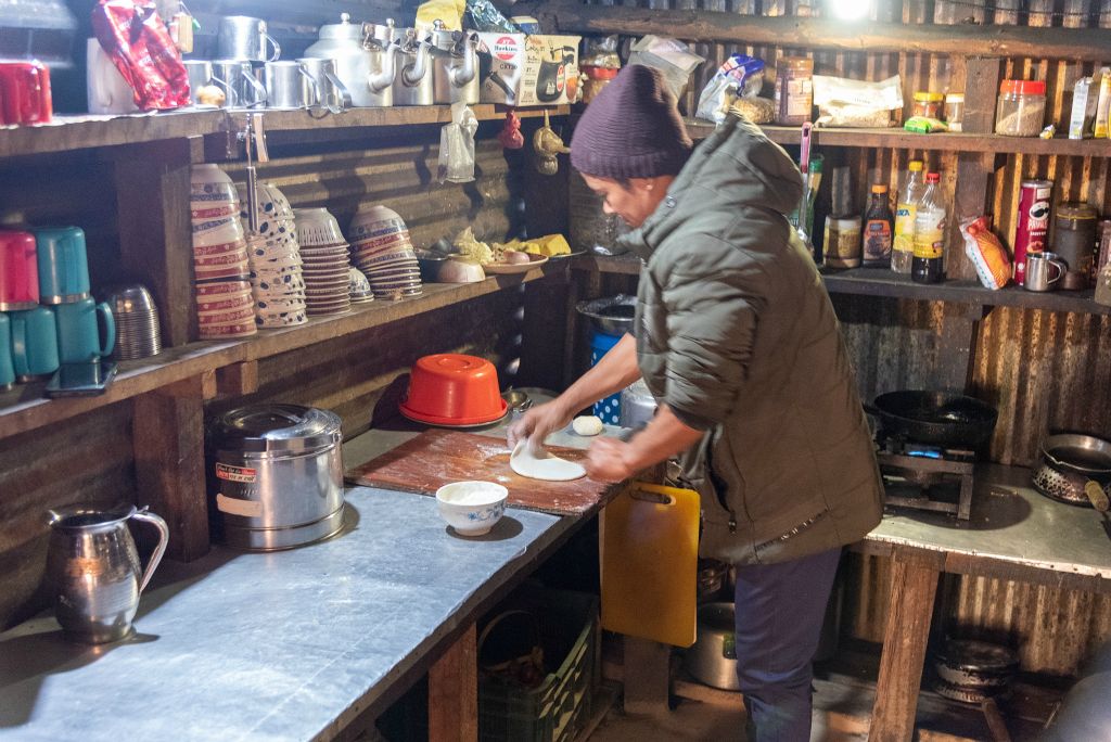 Préparation des chapatis pour le petit déjeuner